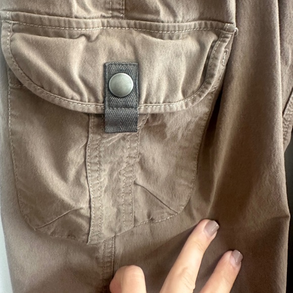 KÜHL Women’s Cargo Pants Sz 12 Reg Brown Outdoor Hiking Utility Pockets - Picture 4 of 8